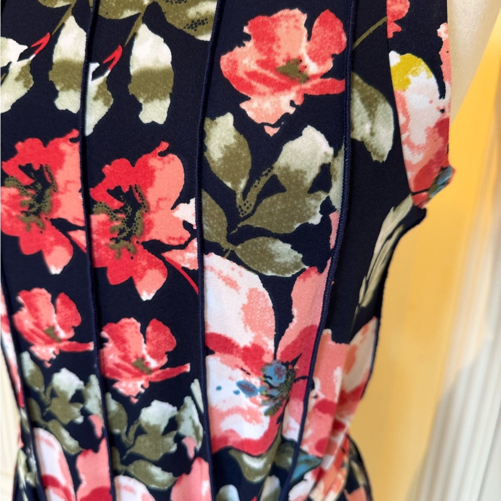 Île Spring/Summer floral patterns dress - size 12